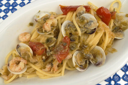 spaghetti lupini e gamberetti